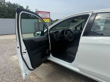 Toyota Yaris - 7