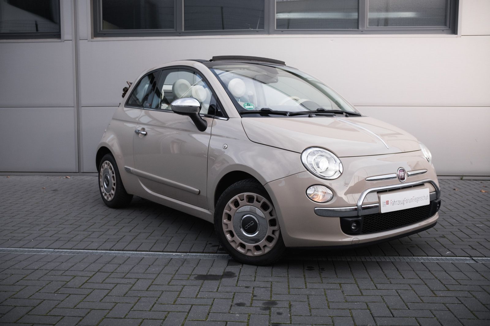Fahrzeugabbildung Fiat 500C Cabrio Sport-Klima-PDC-Sitzheiz.-Blue&Me
