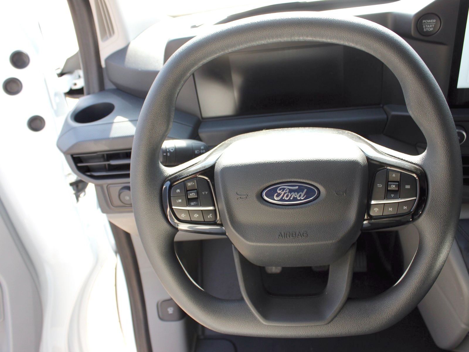 Fahrzeugabbildung Ford Transit Custom 320 L1 Trend FWD Plug-in Hybrid