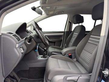 Volkswagen Touran - 10