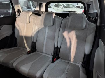 Peugeot 5008 - 9