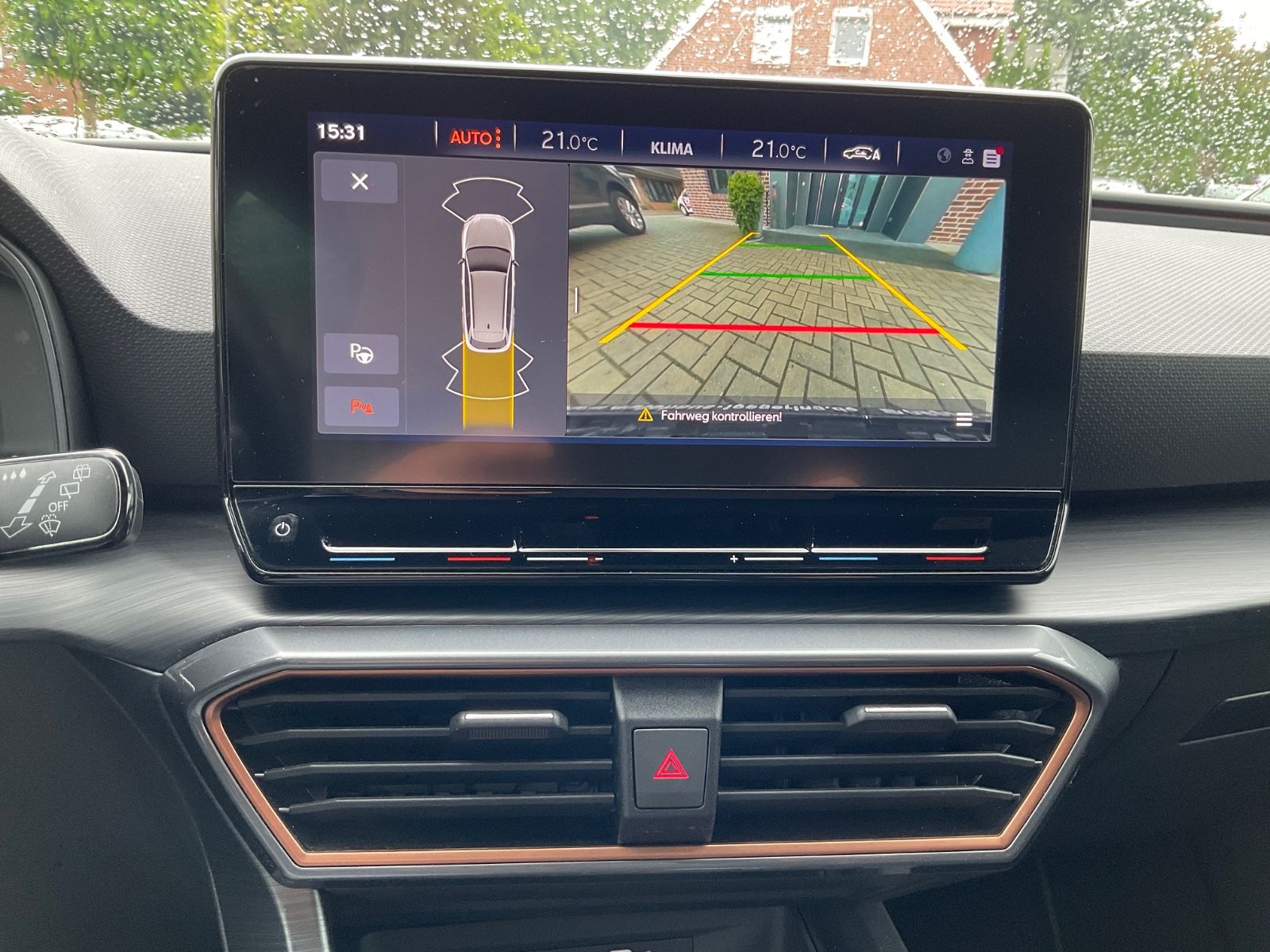 Fahrzeugabbildung CUPRA Leon Sportstourer 1.5 eTSI DSG,Kamera,18,LED