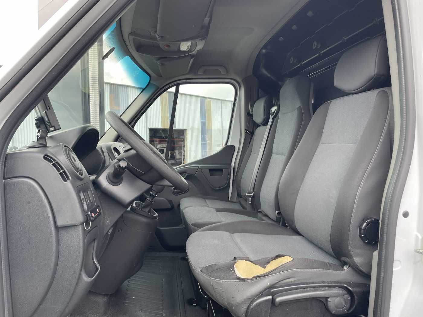 Fahrzeugabbildung Renault Master 2.3 dCi / France Elevateur 121FT, 12m