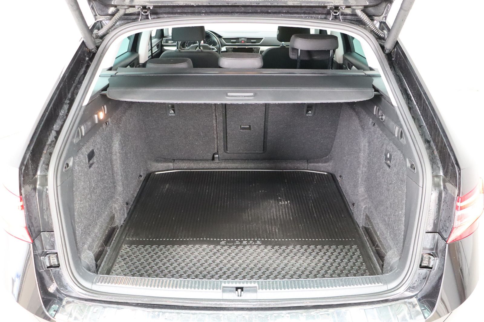 Fahrzeugabbildung SKODA Superb * Memory * PDC * Sithzg.