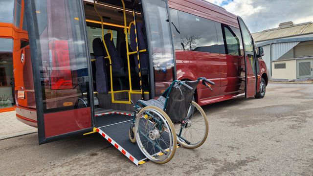 Mercedes-Benz Sprinter 517 Heckniederflur Vorlauffahrzeug