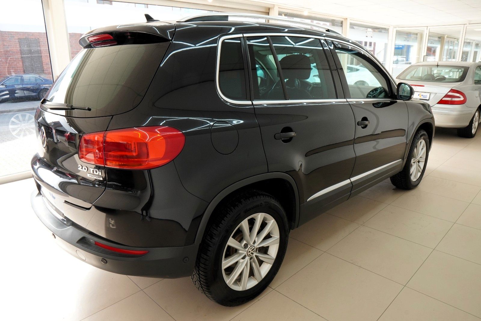 Fahrzeugabbildung Volkswagen Tiguan Sport & Style 4Motion*Aut.*Navi*Leder*AHK