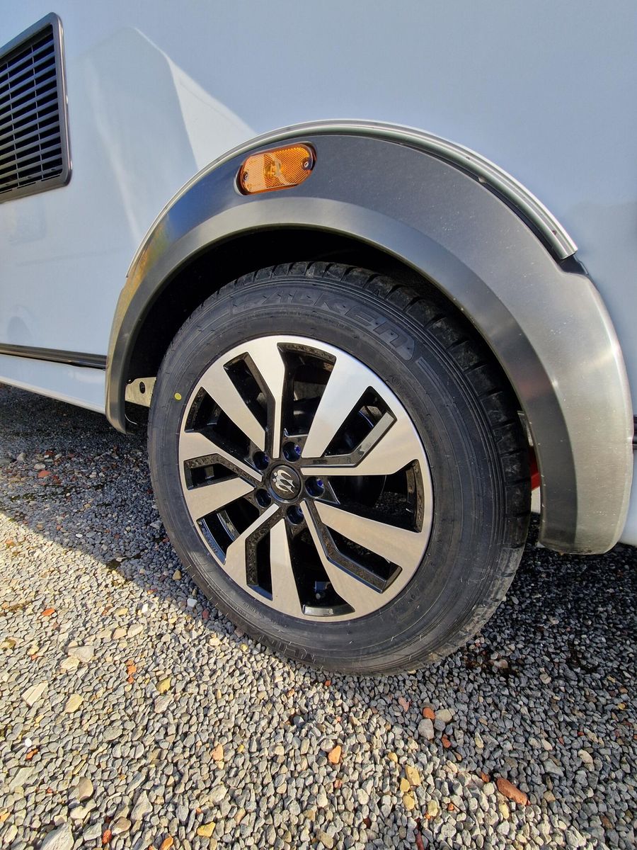 Fahrzeugabbildung Knaus Südwind 580  QS Black Selection