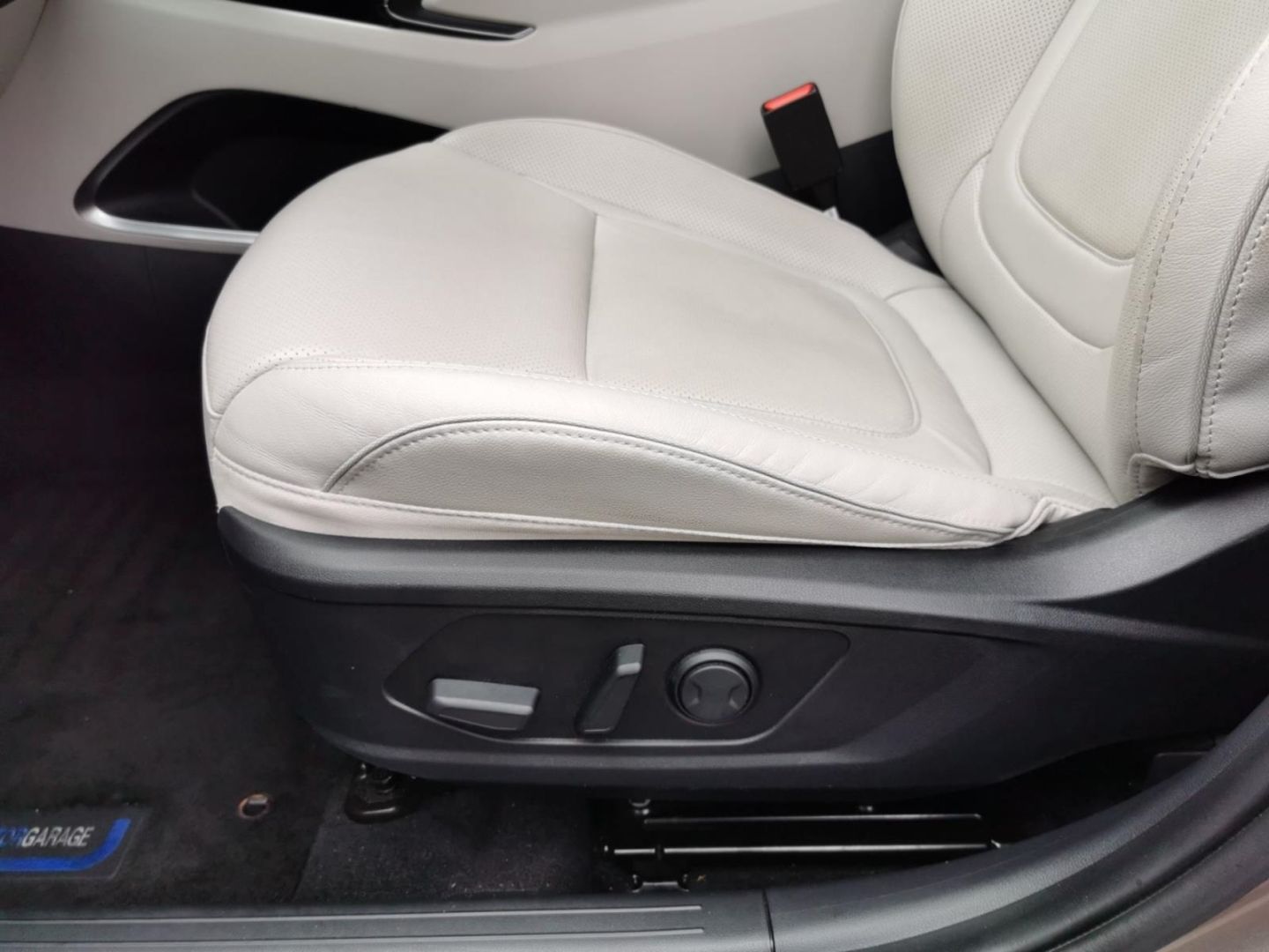 Fahrzeugabbildung Hyundai Tucson Prime Plug-In Hybrid 4WD AHK-abnehmbar Na