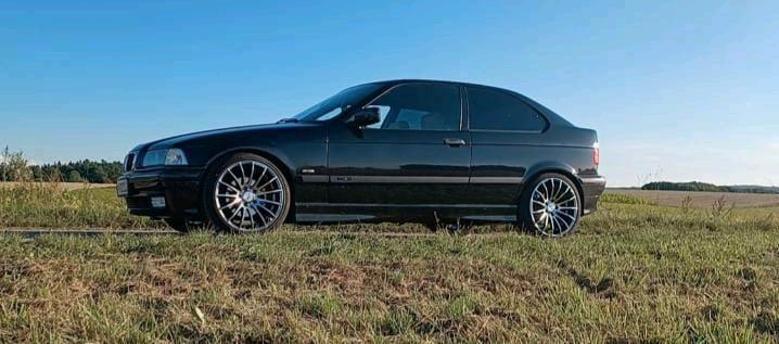 BMW 323