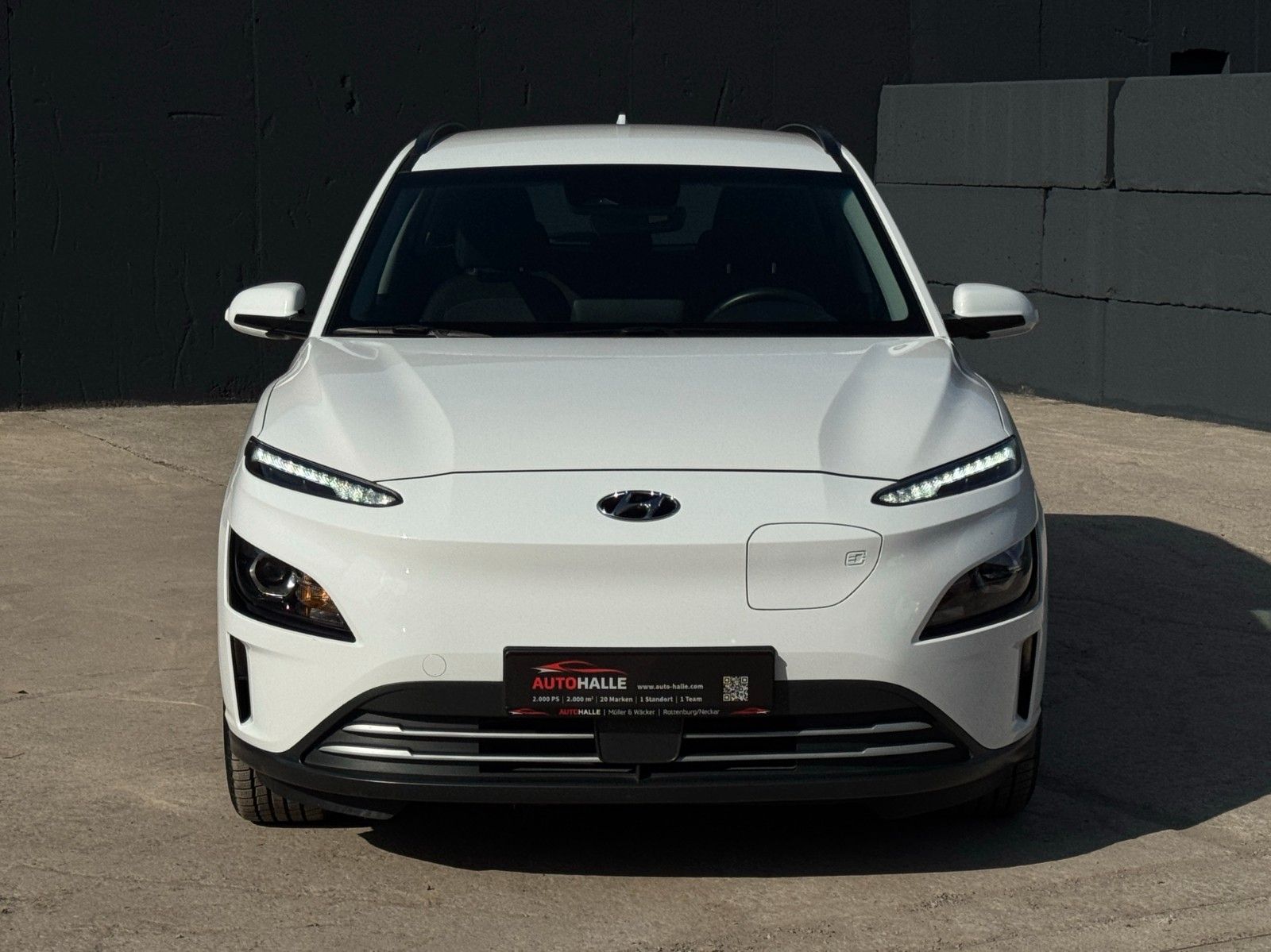 Fahrzeugabbildung Hyundai KONA E Select SHZ LHZ LKA ACC Navi CarPlay Wifi