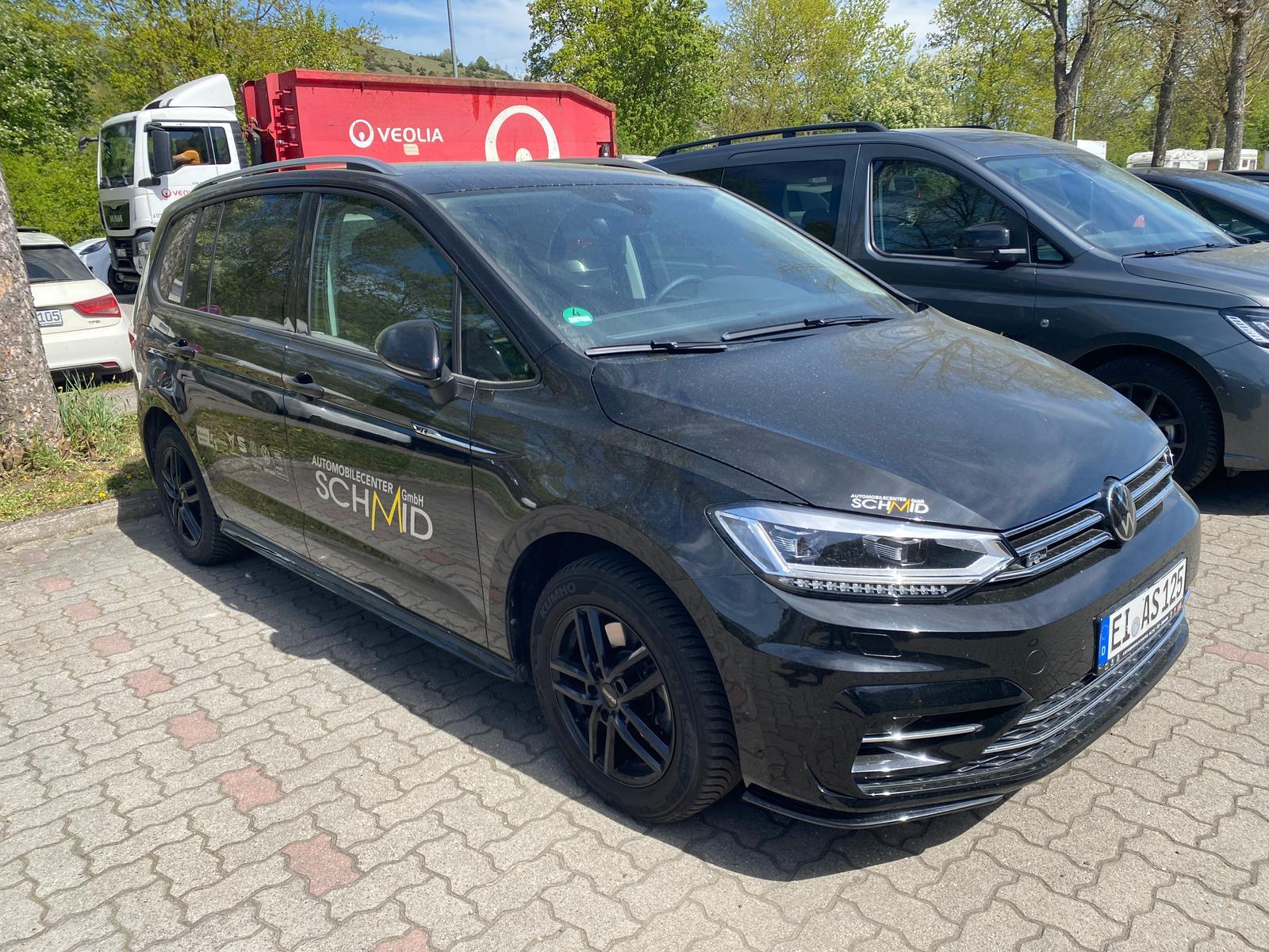 Volkswagen Touran 1.5 DSG Edition R 7 Sitze AHK NAVI Heckkl