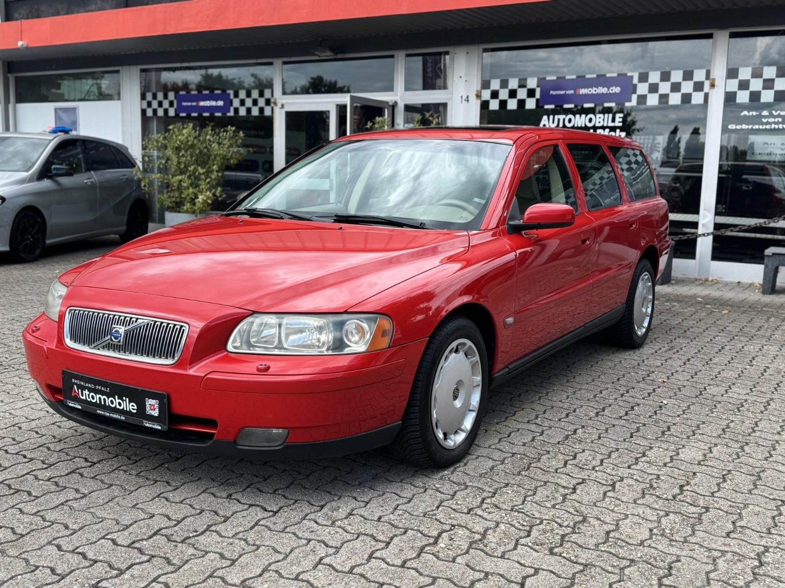 Volvo V70 2005 — interior