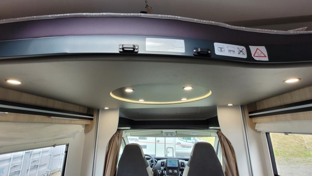 Autohaus Zimpel & Franke -  Challenger 384 Etape Edition +Markise+Solar+Arctic - Bild 5