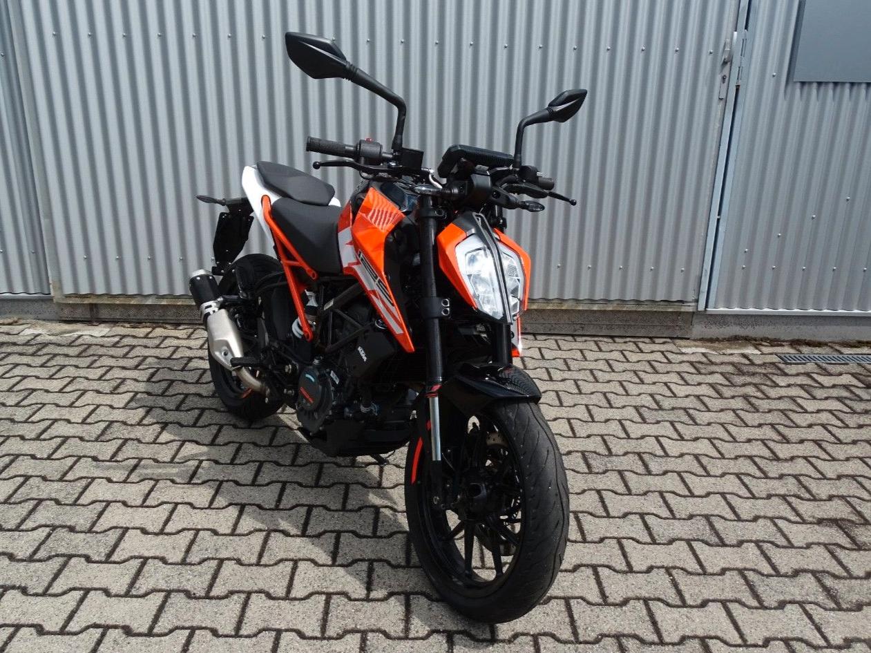 KTM Duke 125