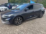 Ford Focus Turnier Active X Navi/LED/Sitz-Lenkradhzg - Ford Focus: Active X