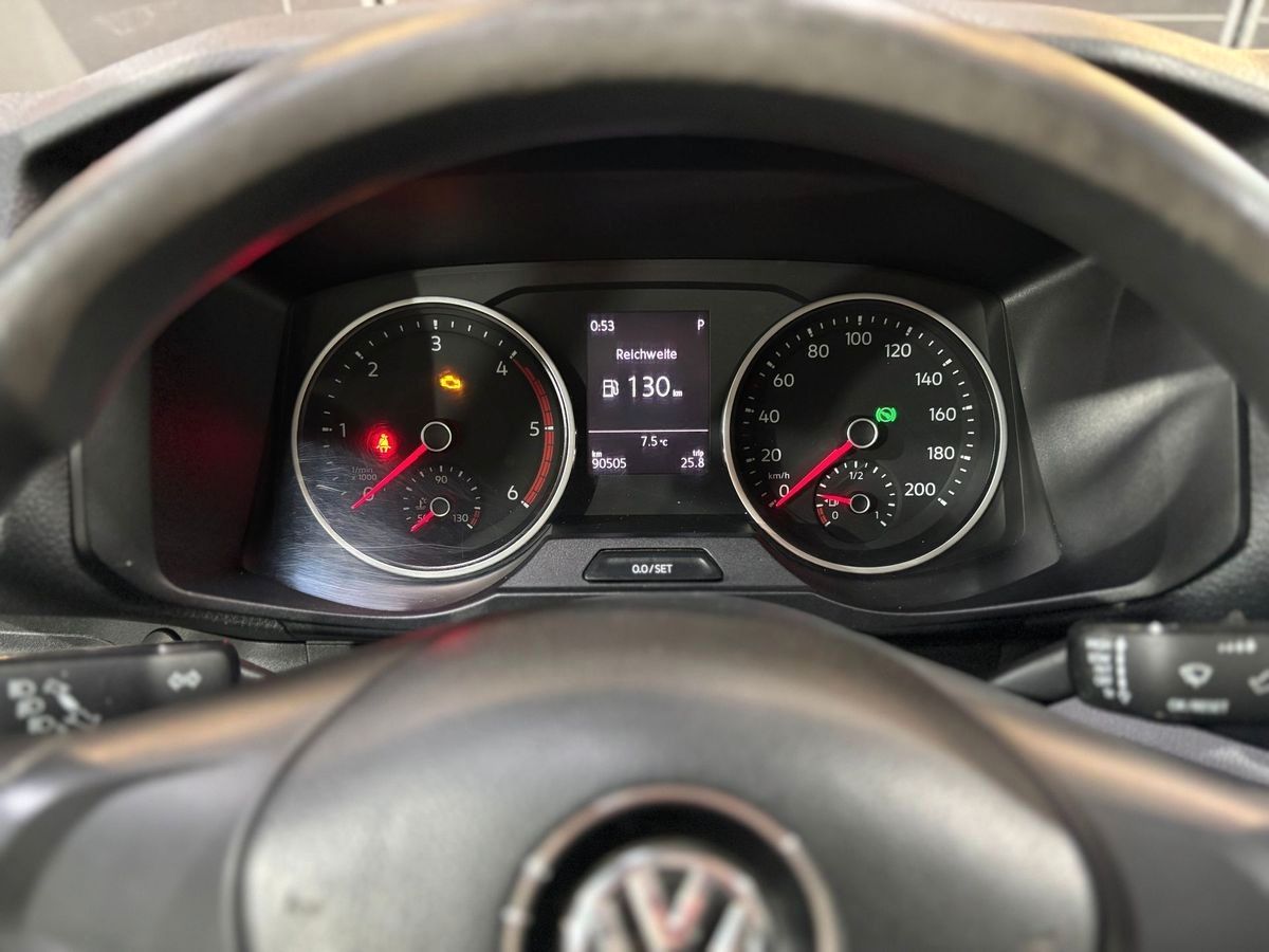 Fahrzeugabbildung Volkswagen Crafter Pritsche Pritsche 35 mittellang FWD