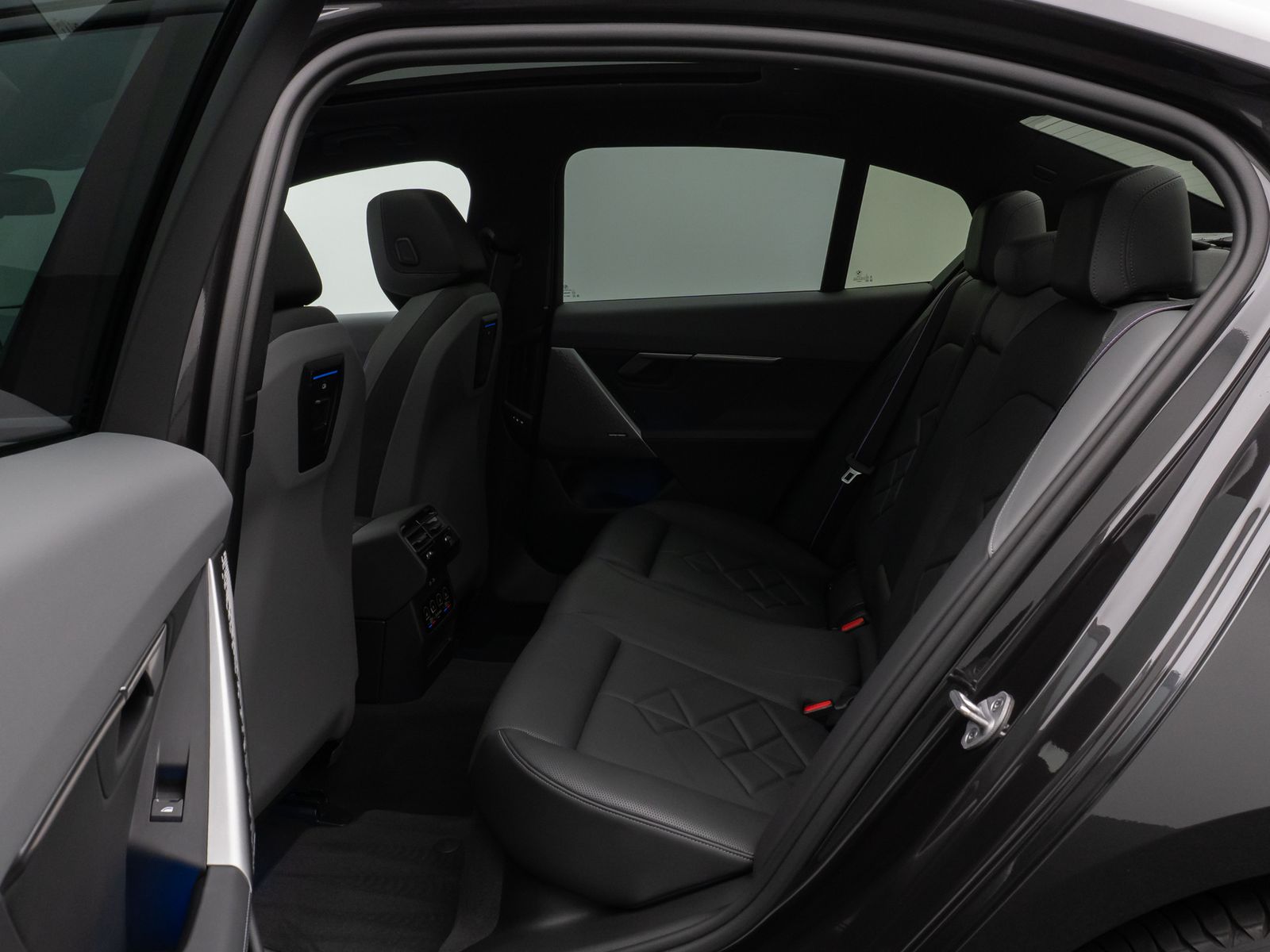 Fahrzeugabbildung BMW i5 eD40 M Sport Pro Panorama 360°HUD DAB H/K ACC