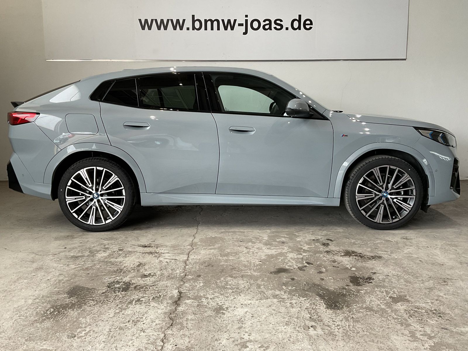 BMW iX2 - Bild 11
