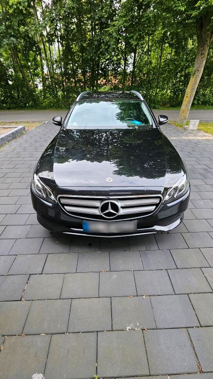 Image of Mercedes-Benz E 200