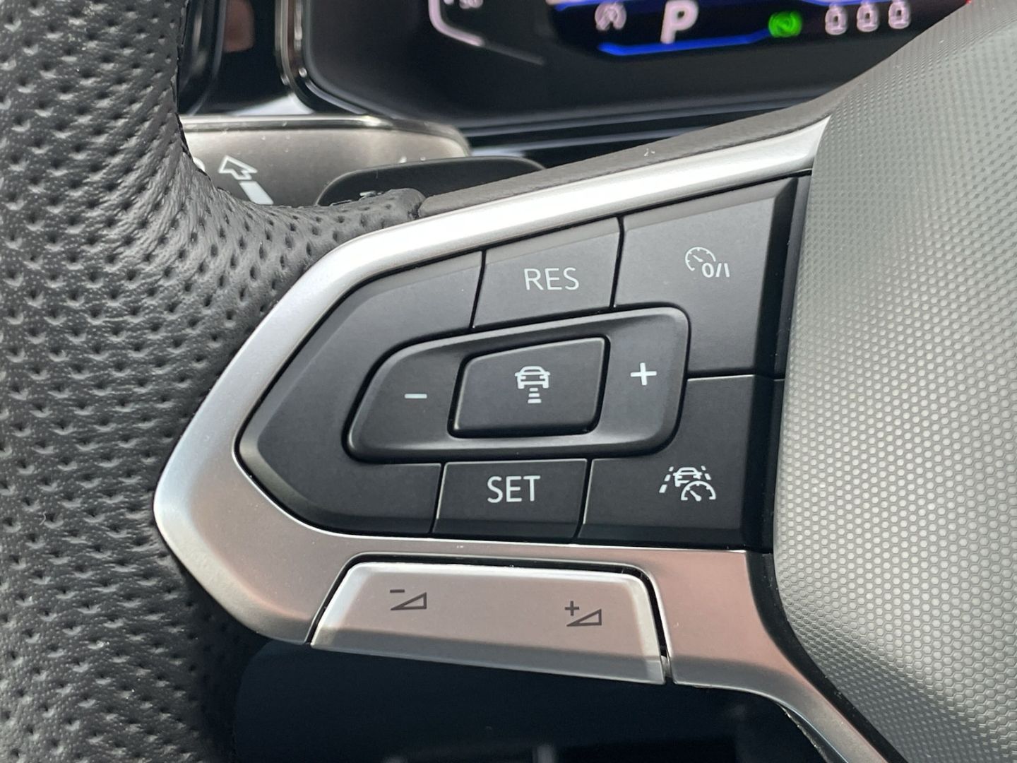 T-Roc 1.5 TSI DSG R-Line Kamera/Matrix/Keyless/A