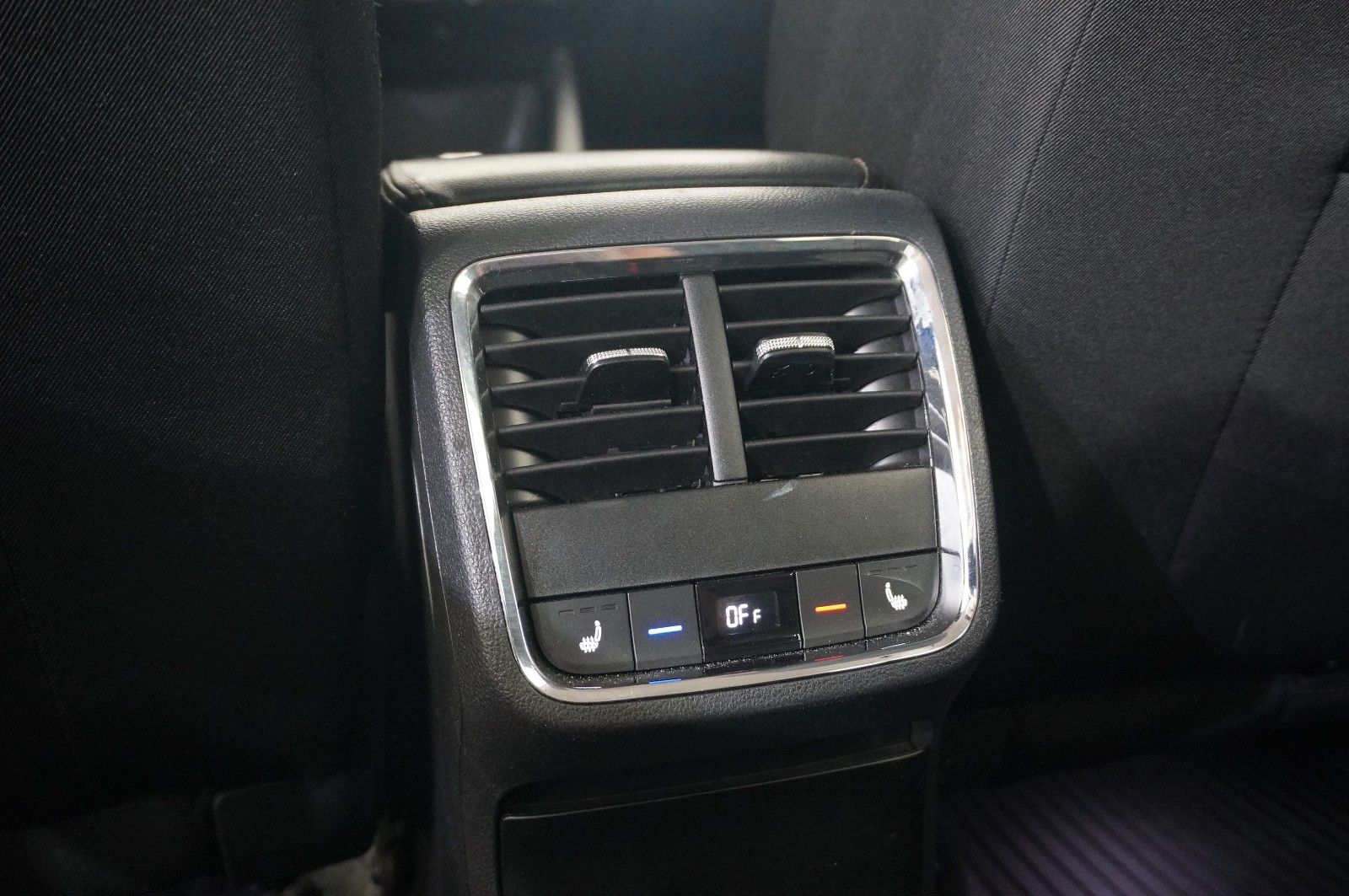 Fahrzeugabbildung SKODA Octavia 2.0D SCOUT 4X4 DSG NAVI/LED/KAMERA/AHK