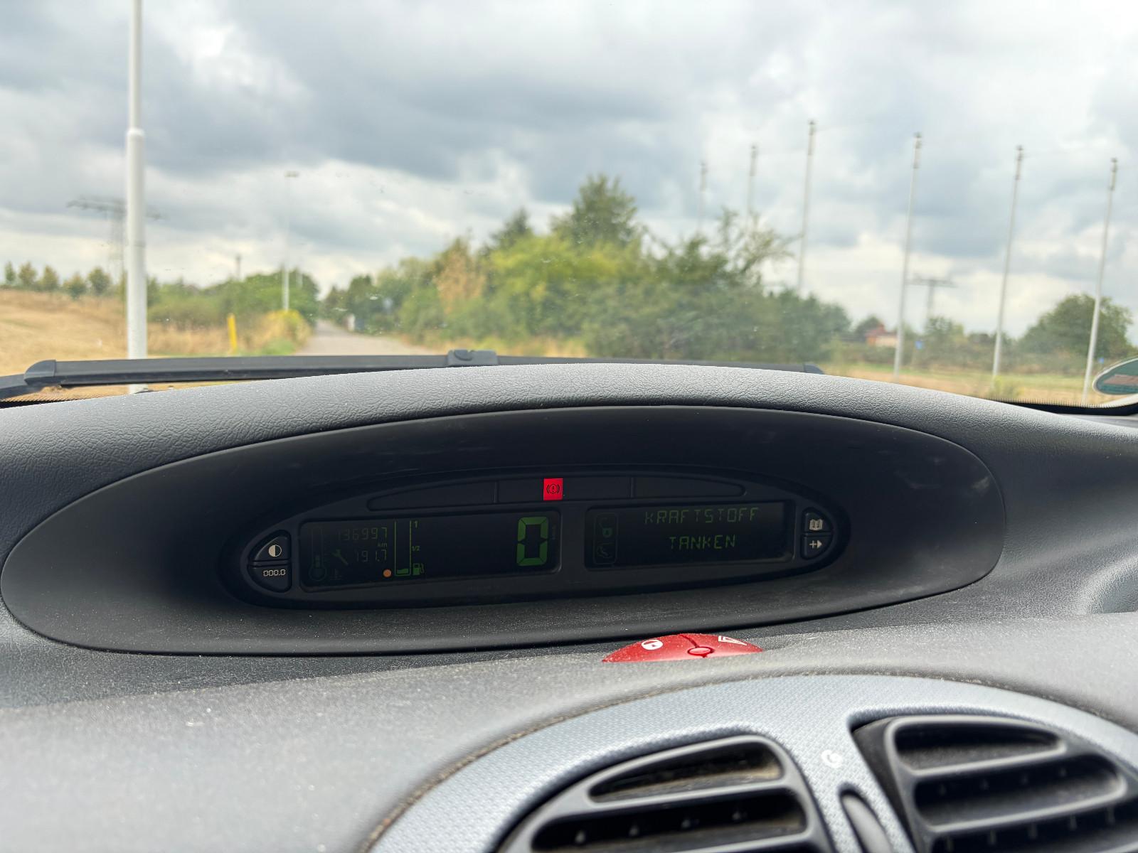Citroën Xsara Picasso 1.6 16V Confort*KLIMAAUTO*AHK*TÜV*