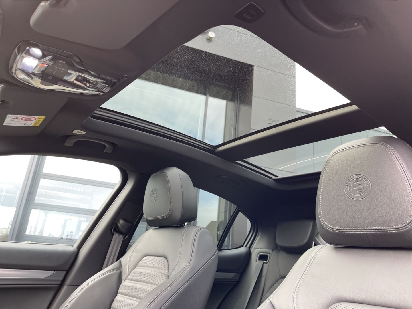 Alfa Romeo Stelvio - Bild 21