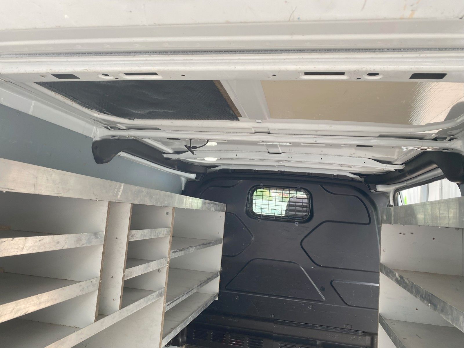 Fahrzeugabbildung Ford TransitCustomKasten270 L1 TrendAHKRegale,61563Km