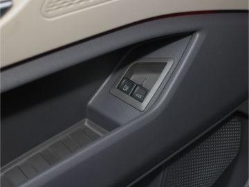 Volkswagen T7 Multivan Edition eHybrid 4MOTION DSG Lang AHK