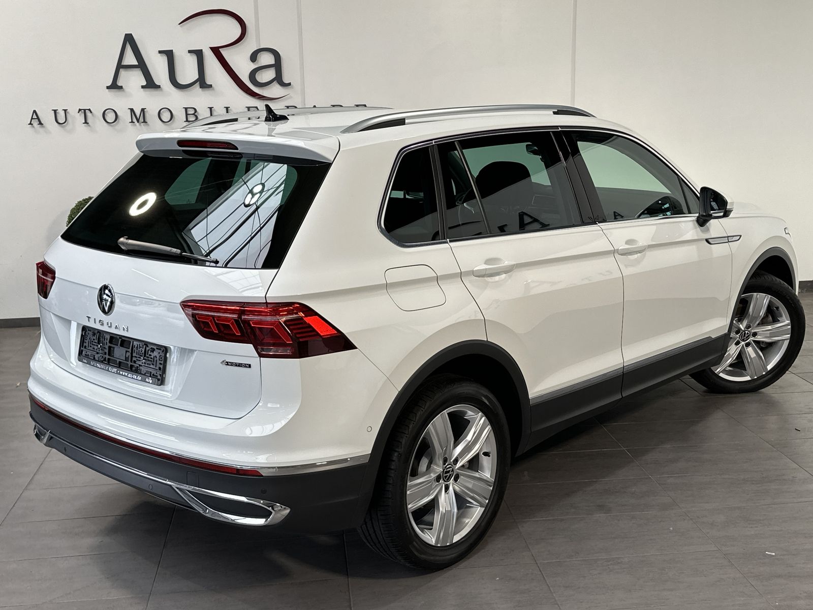 Fahrzeugabbildung Volkswagen Tiguan 2.0 TDI DSG Elegance 4Motion NAV+LED+19ZO