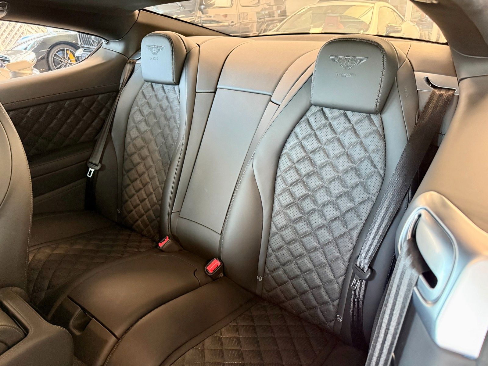 Fahrzeugabbildung Bentley Continental GT V8 S Black Edition Mulliner 1of25