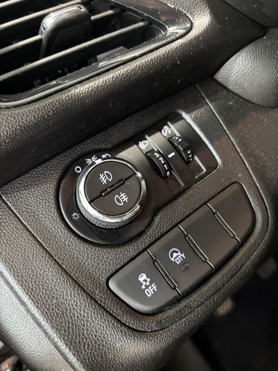 Fahrzeugabbildung Opel Karl Rocks 1.0 PDC/SHZ/LHZ/ALU