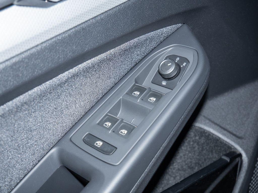 Volkswagen Golf VIII 1.0 eTSI Move LED Keyless APP Sitzhzg., миниатюра 19