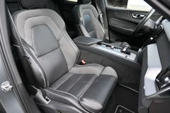 Fahrzeugabbildung Volvo XC60 T8 Twin Engine AWD R-Design*STDHZG*360°*AHK