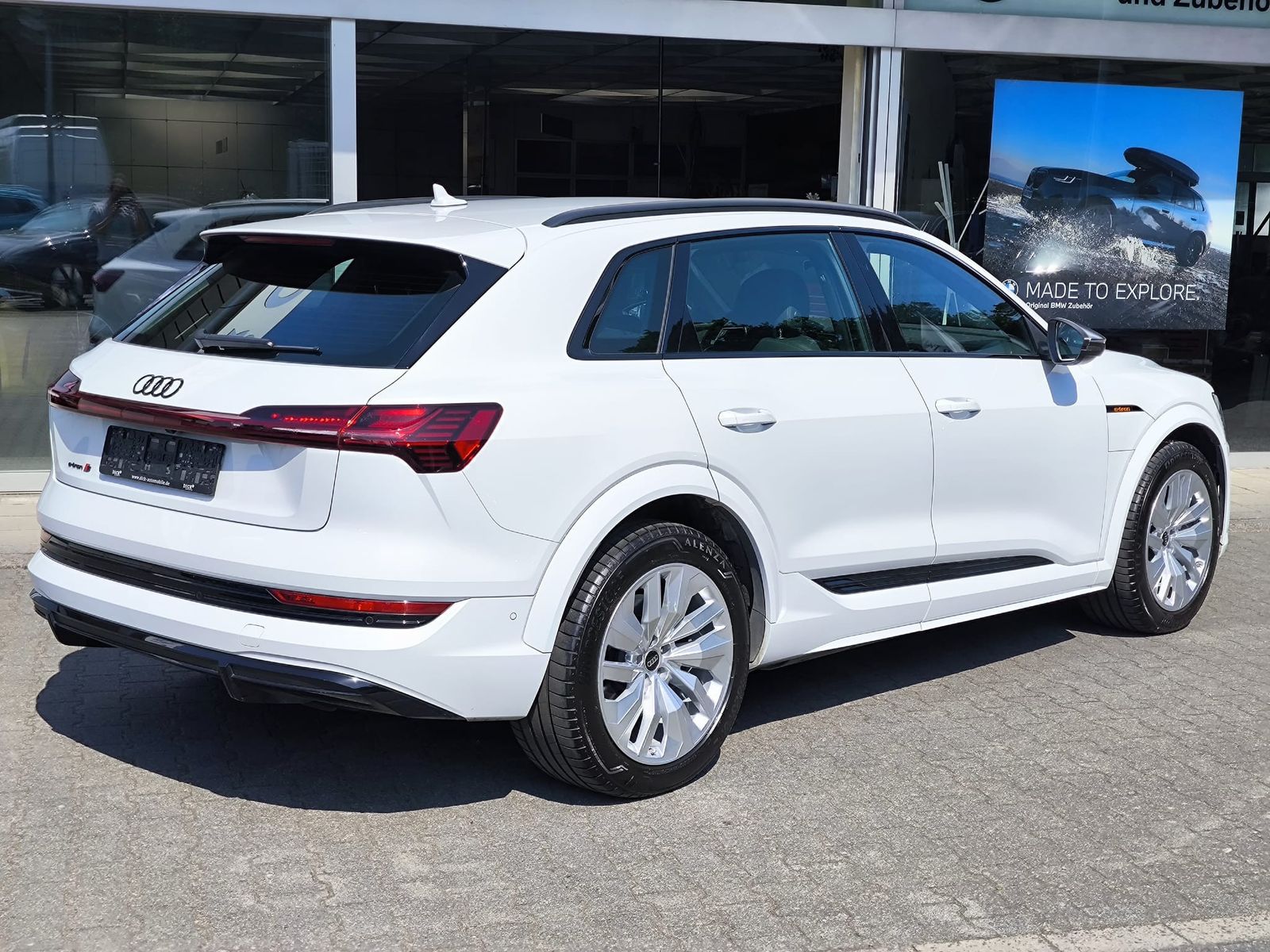 Fahrzeugabbildung Audi e-tron S LINE BLACK EDITION LED+SHZ+KAM+B&O+ACC+