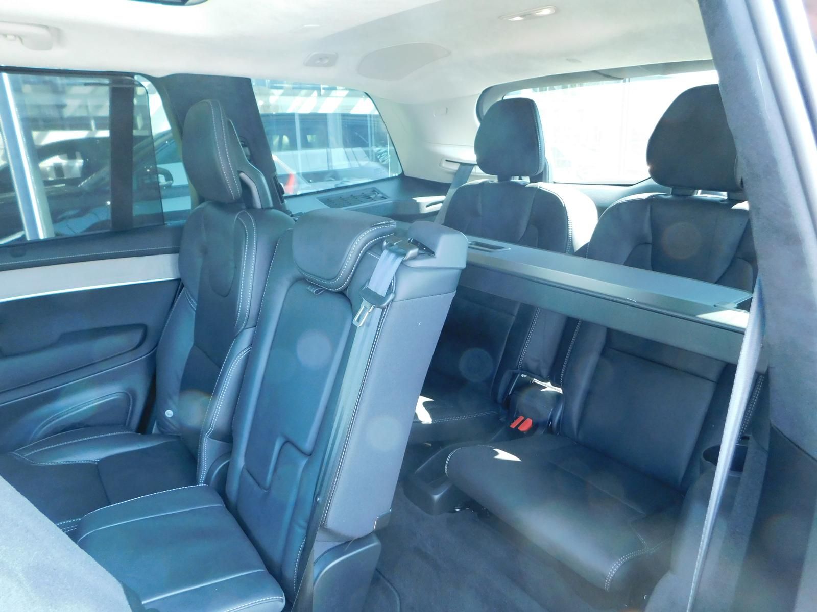 Fahrzeugabbildung Volvo XC90 T8 Ultra Dark