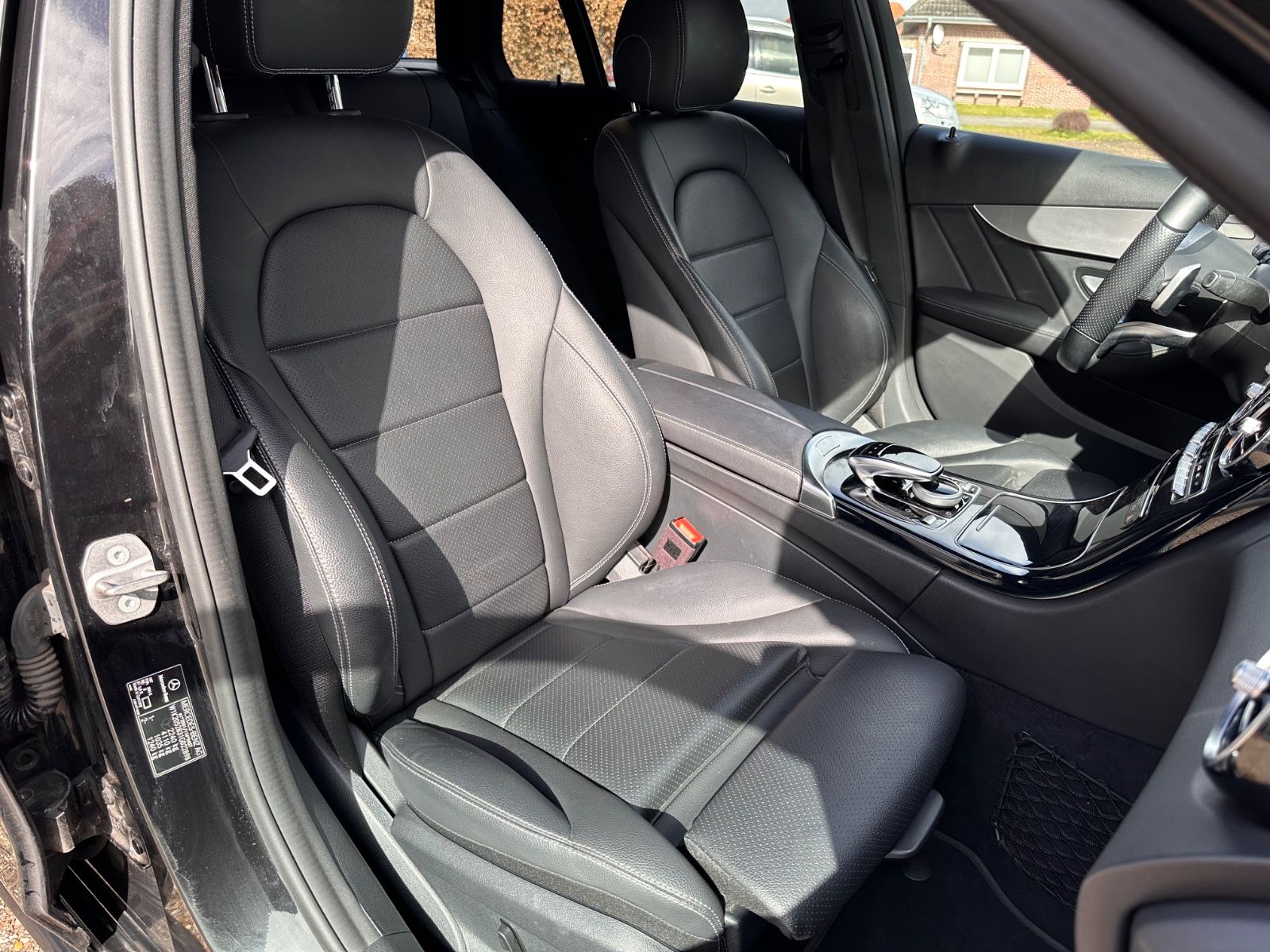 Fahrzeugabbildung Mercedes-Benz C 300 T-Modell AMG Line Night/AHK/LED/Navi/eHeck