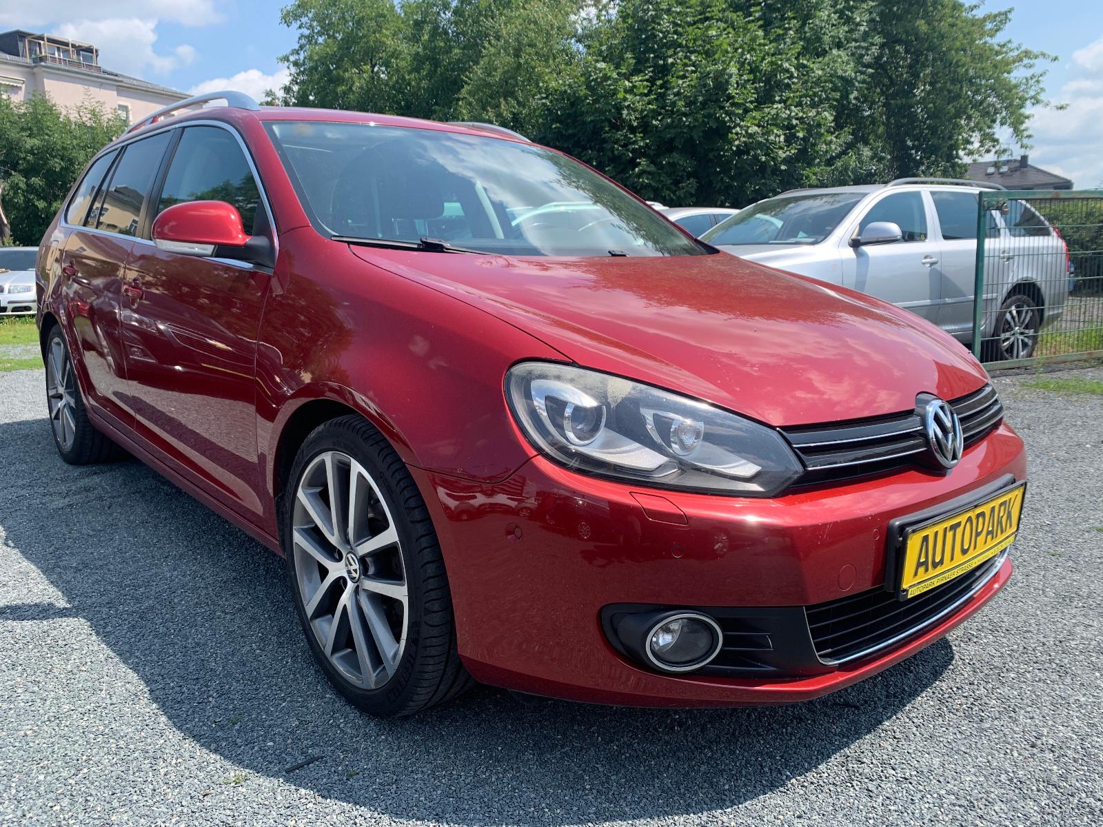 Volkswagen Golf 2010 — interior