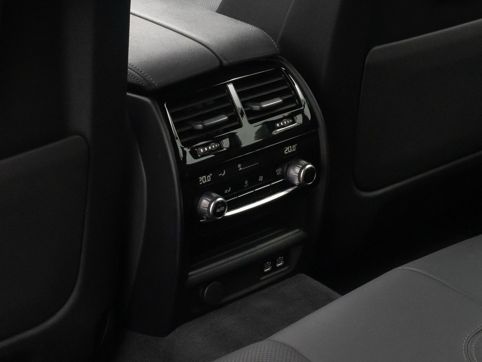 Fahrzeugabbildung BMW 530e xD M Sport Kamera DAB HiFi ACC AHK 4xKlima