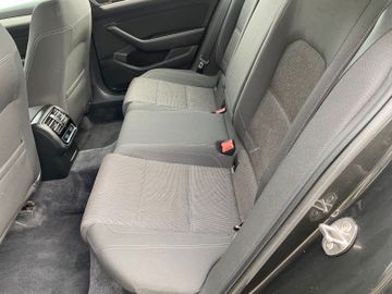 Volkswagen Passat - 11