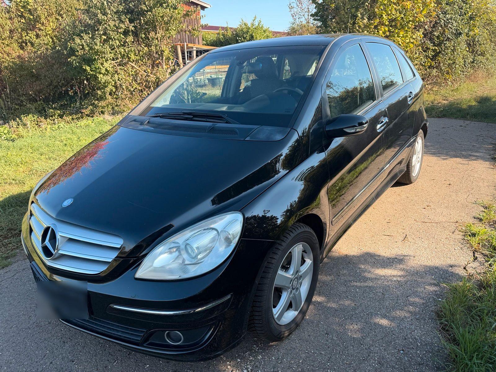 Mercedes-Benz B 200