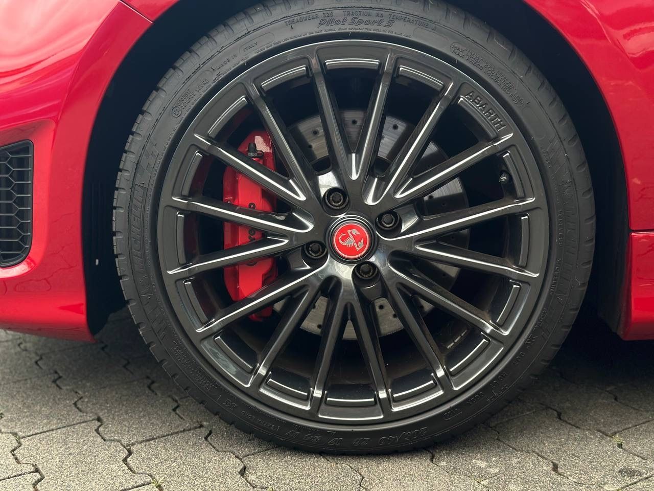 Fahrzeugabbildung Abarth 695C BEATS KLIMA NAVI 17" ALU