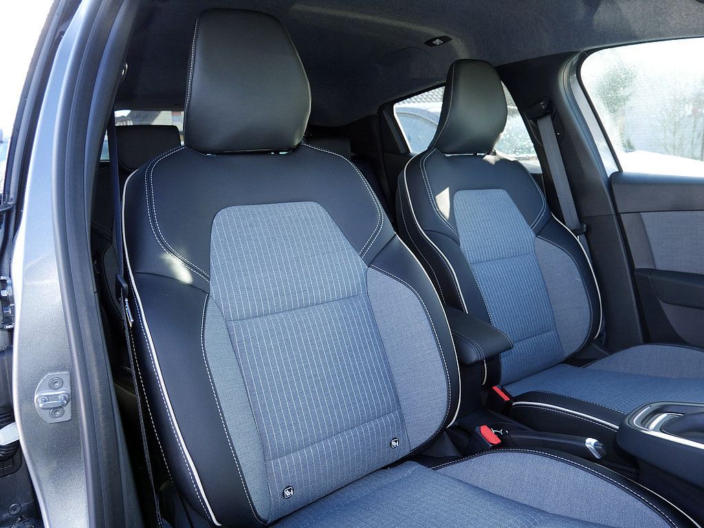 Fahrzeugabbildung Renault Clio Techno TCe 90 Automatik