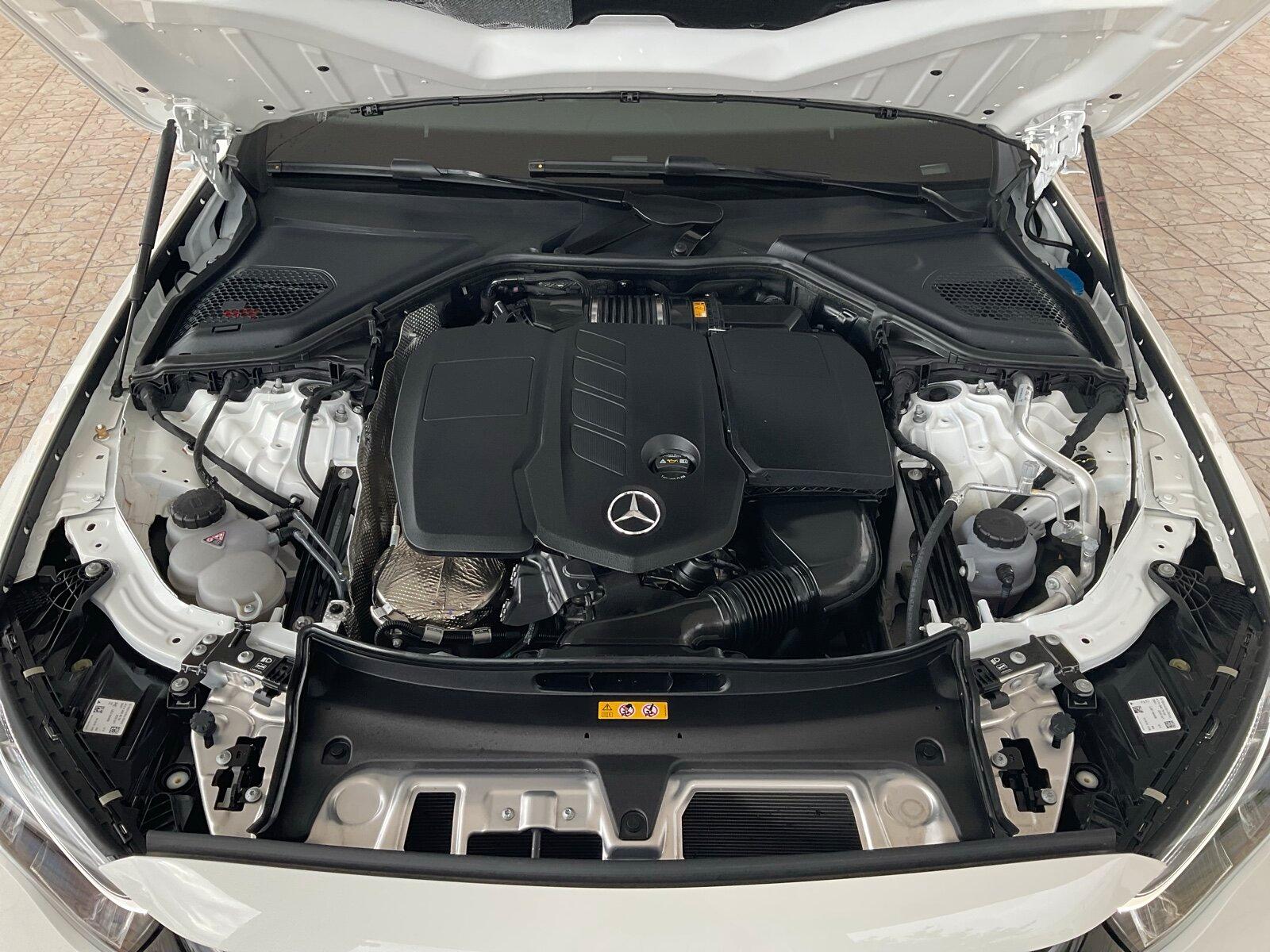Mercedes-Benz E 220 d 4M T AMG Line/Distronic/Digital/Kamera