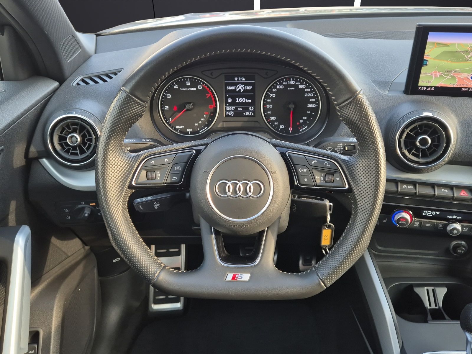 Fahrzeugabbildung Audi Q2 40 TFSI quattro sport S-line LED Navi GRA RFK