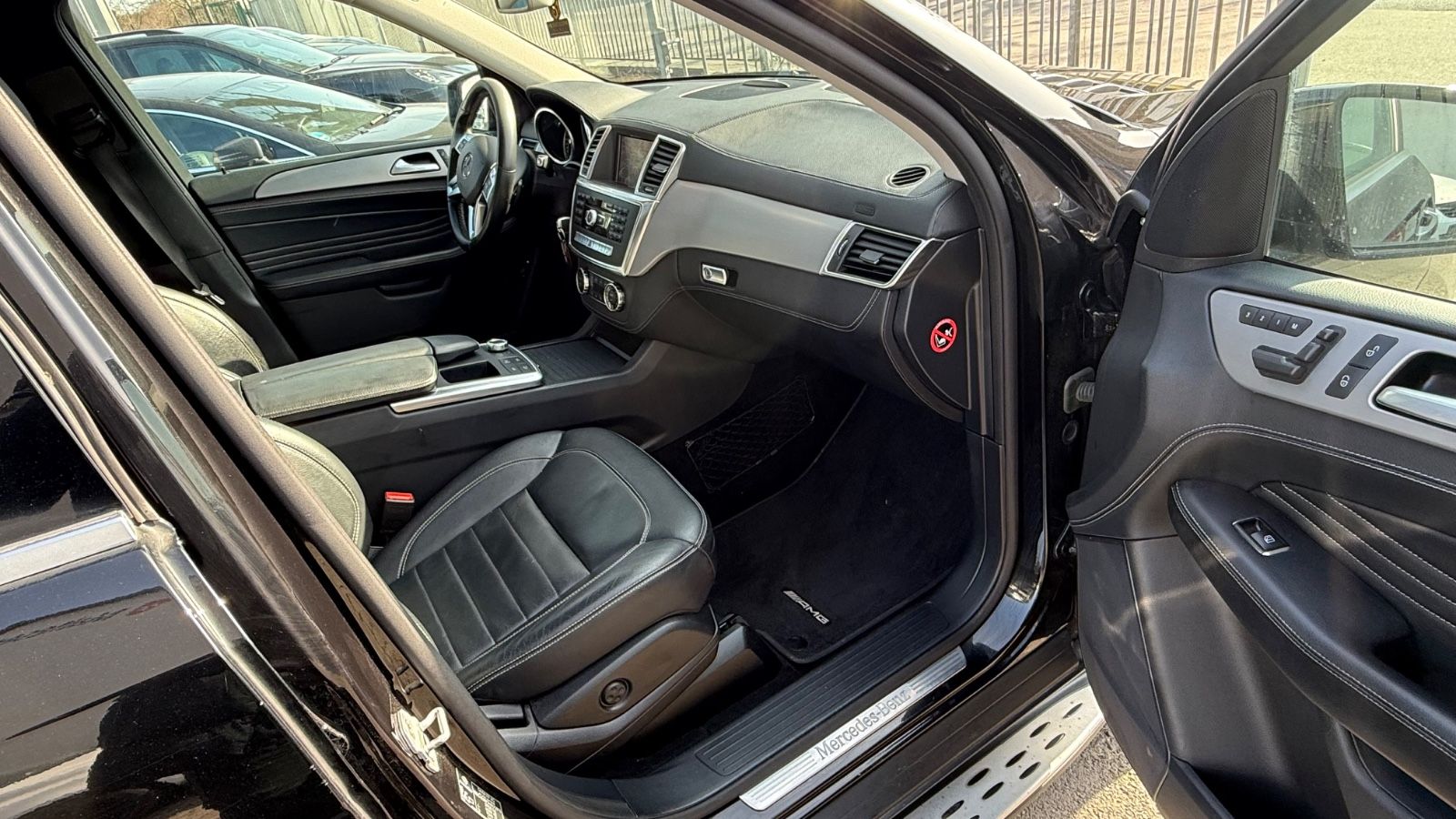 Fahrzeugabbildung Mercedes-Benz ML 500 AMG-Line
