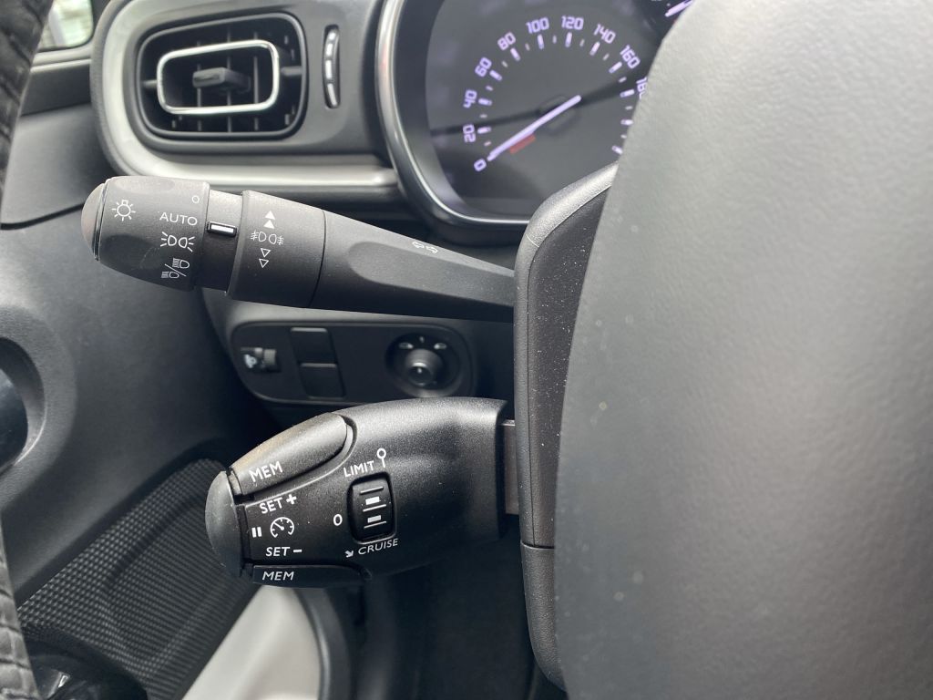 Fahrzeugabbildung Citroën C3 PT 83 S&S MAX *Sitzh*Navi*Cam*Carplay*Touch*