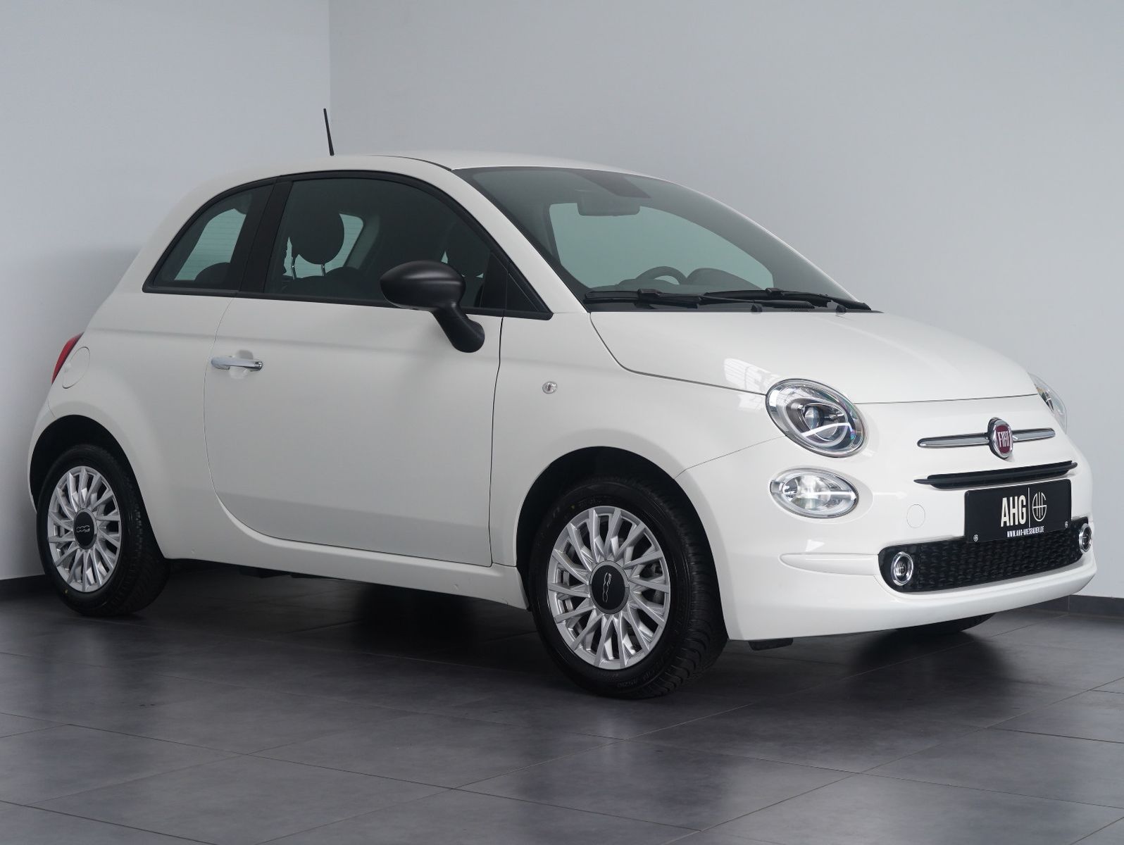 Fahrzeugabbildung Fiat 500 1.0 Mild Hybrid KOMFORT/TECH/NAVI/CARPLAY
