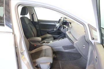 Volkswagen Golf VIII 2.0 TDI HUD+AID+MATRIX+PANO+KEY+AHK