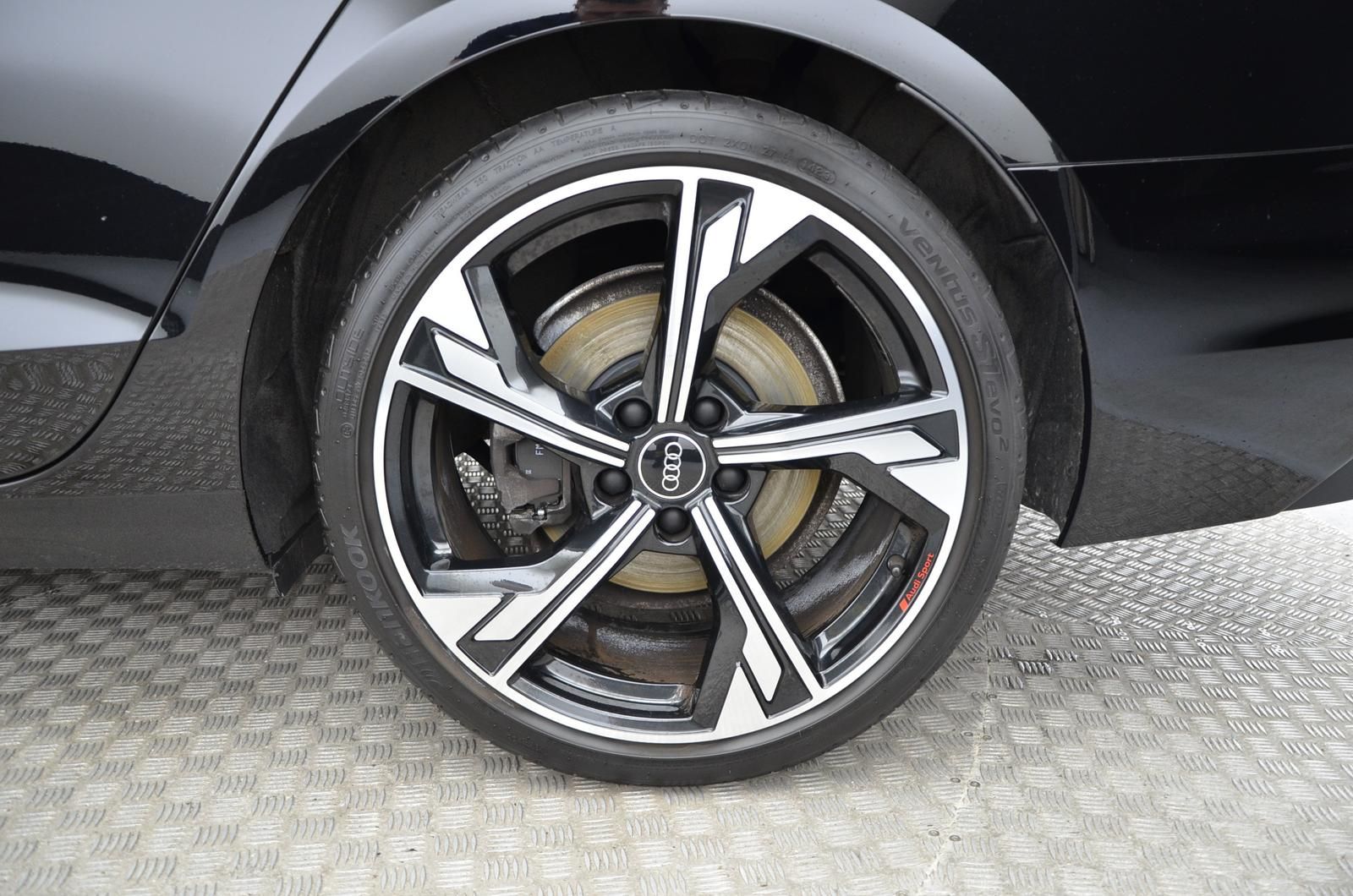 Fahrzeugabbildung Audi A4 Avant 40 TDI 150kW S tronic LED Navi